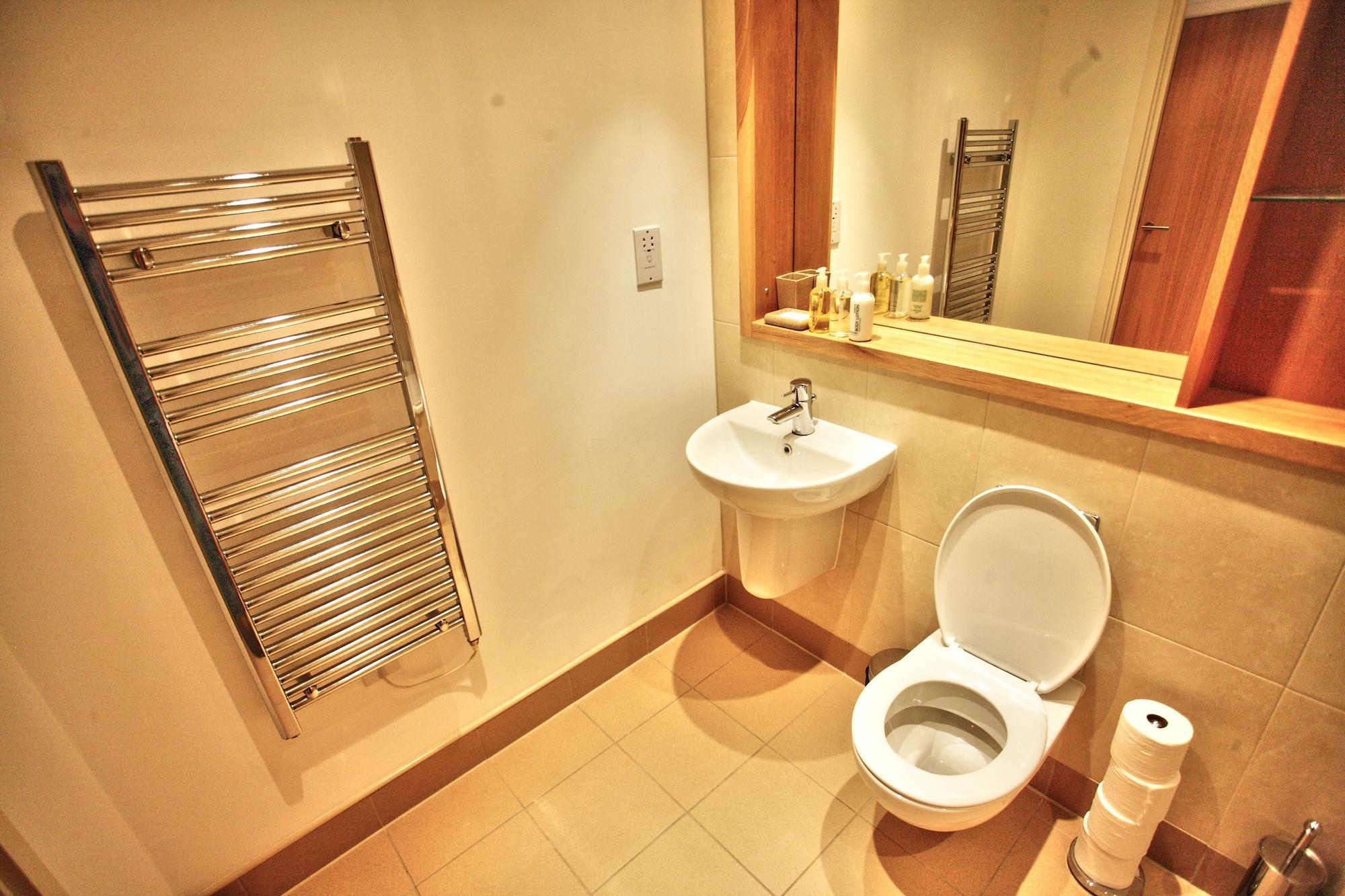 Quay Apartments Leeds Лидс Экстерьер фото
