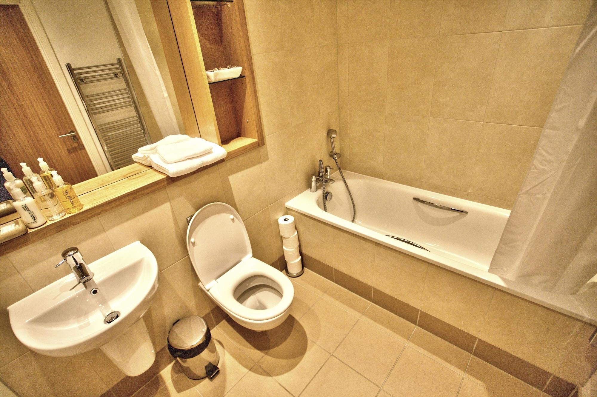 Quay Apartments Leeds Лидс Экстерьер фото