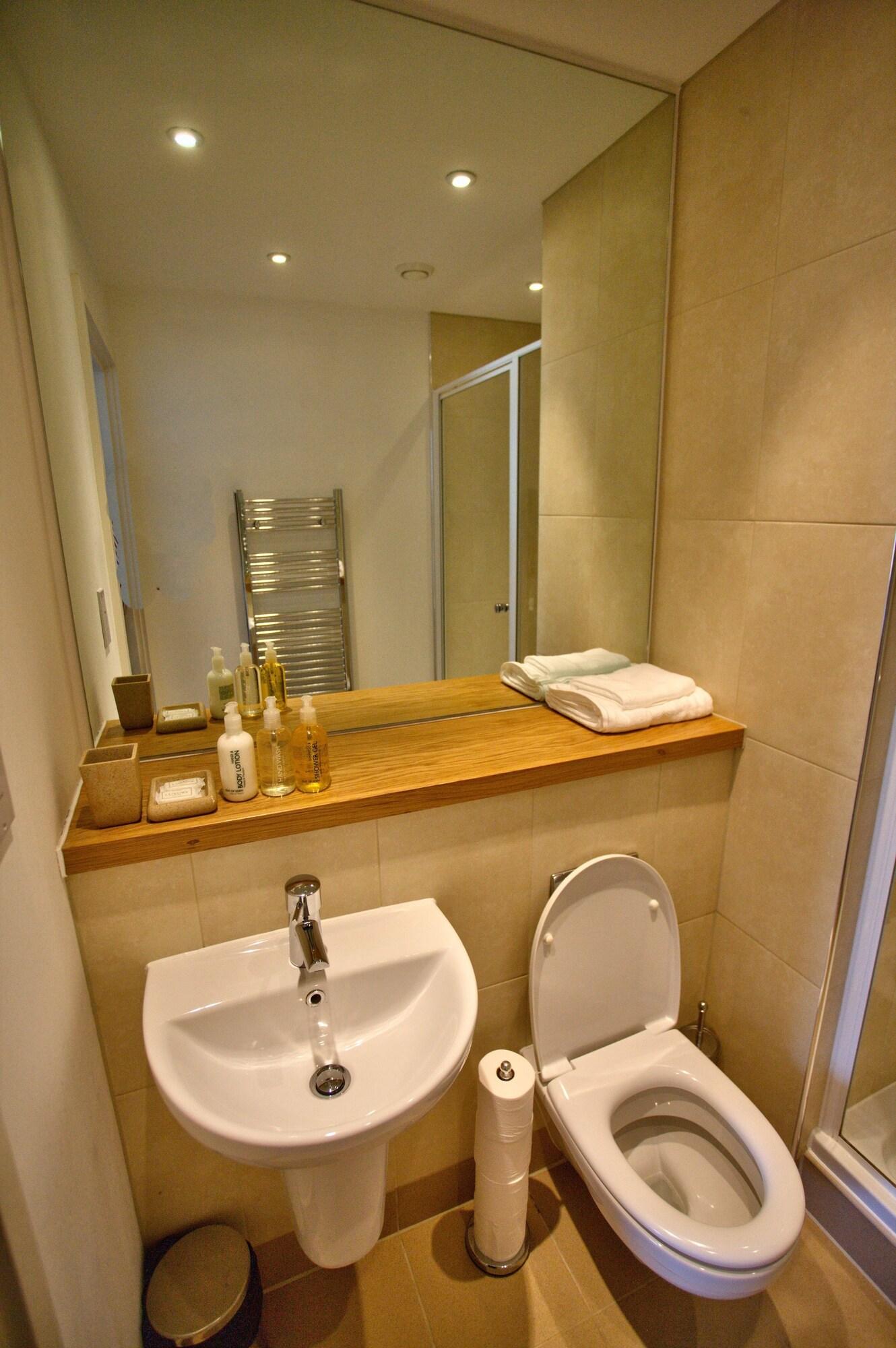 Quay Apartments Leeds Лидс Экстерьер фото