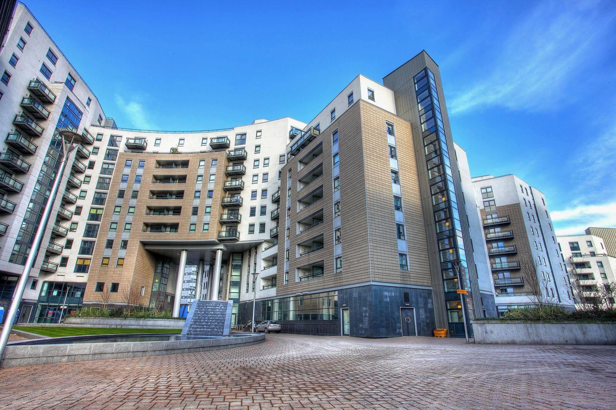 Quay Apartments Leeds Лидс Экстерьер фото