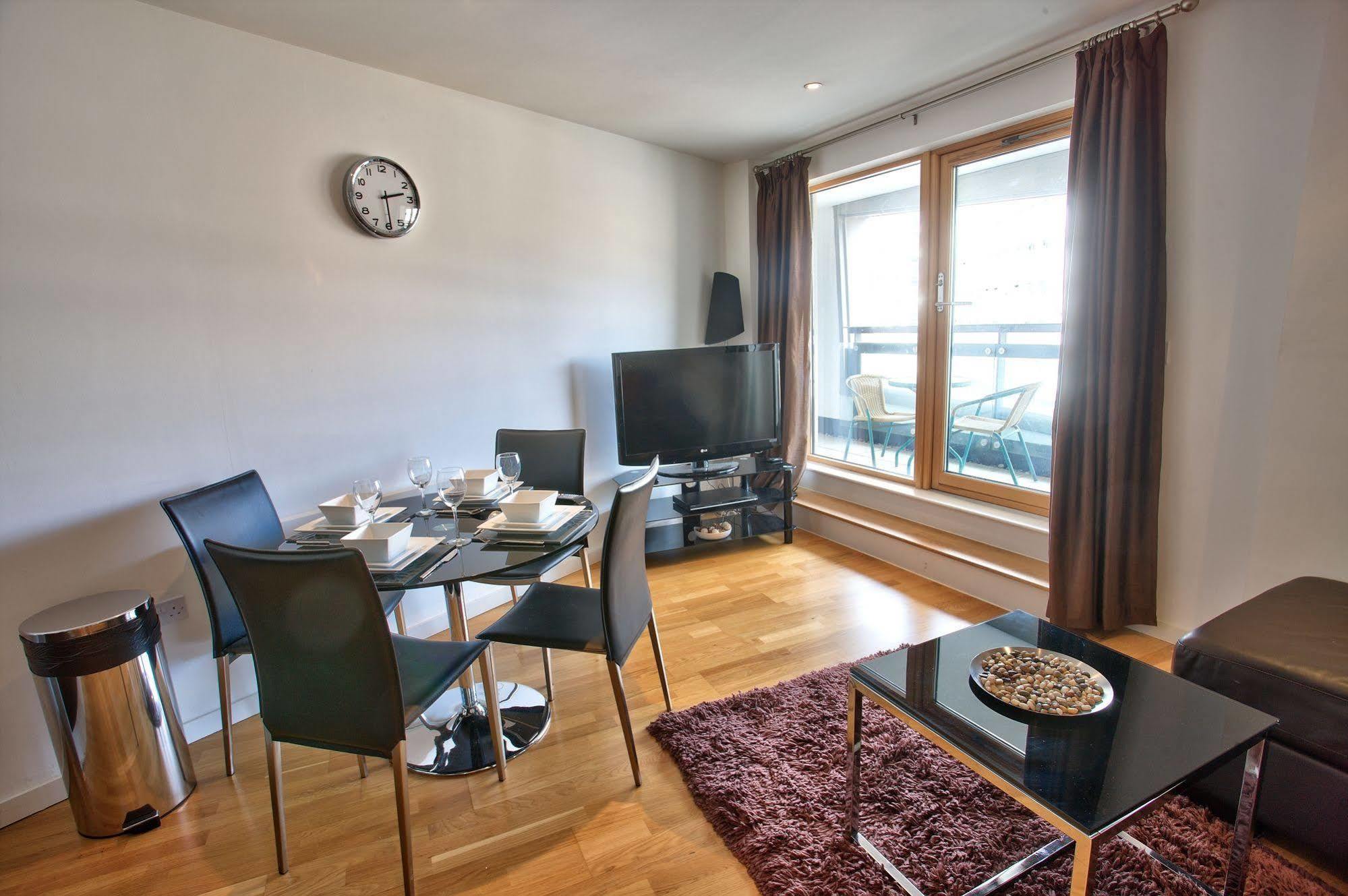 Quay Apartments Leeds Лидс Экстерьер фото